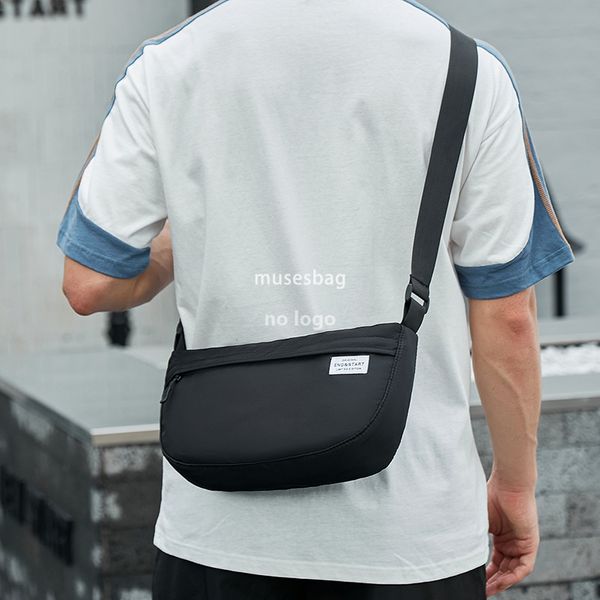 

Japanese street sports crossbody bag Oxford cloth waterproof casual shoulder bag Korean male dumpling bag cycling messenger bag, Black