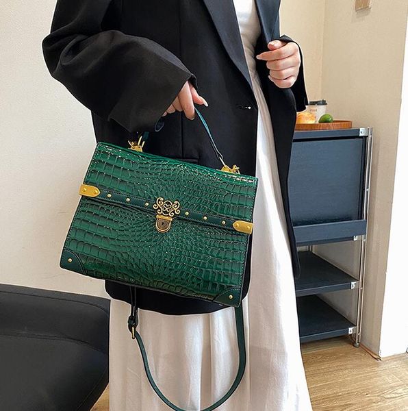 

Western women shoulder bag 7 colors European and American classic crocodile handbag elegant retro embossed leather messenger bags street trend rivet handbag, Black