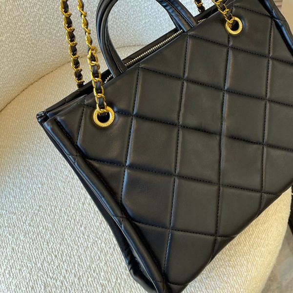 

Versatile Single designer Shoulder Available in Multiple Colors Women's crossbody Durable Canvas Design with Adjustable Strap New niche bag, Black