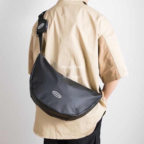 

Japan and South Korea fashion crossbody bag men's and women's leisure large capacity dumpling bag trend ins wind niche crescent bag shoulder bag, White