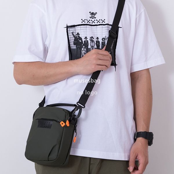 

Korean version of casual men's small satchel mini mobile phone bag Fashion all small square bag ins tooling shoulder bag, Green