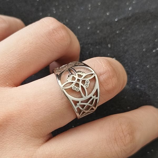 

Fashion niche four S witch knot closed stainless steel non fading men's ring to give to boyfriend