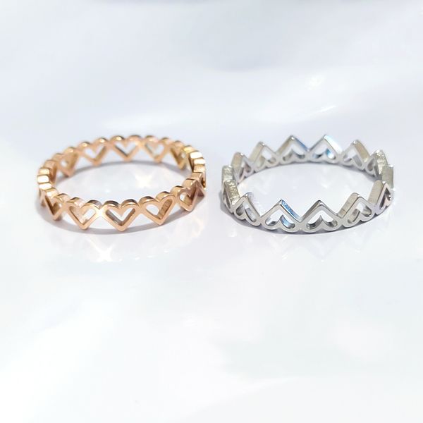 

Stainless steel fashionable hollowed out peach heart ring, high-end and versatile combination ring for women