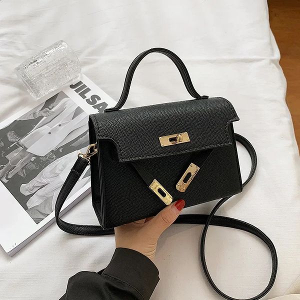 

2024 Shoulder Daily Retro Premium Ten Font Small Square Bag Korean Edition 240822, Red