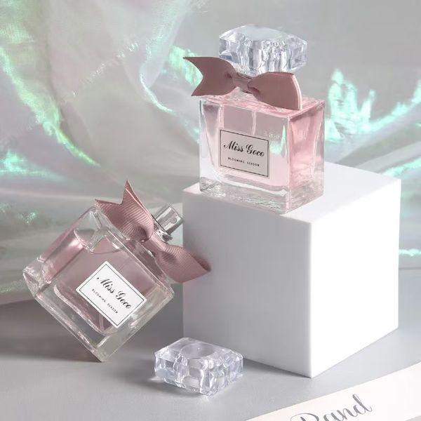 

Red pink sweet perfume Huayang Sweet Lady Pink Lady fresh long-lasting light fragrance with hand gift perfume