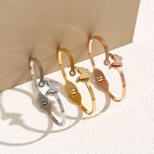 

Luxury Designer Bangle Elegant Bracelet Gold Plated butterfly Open Bangle Crystal Cubic Zircon Women Party Wholesale Jewelry Gift no box