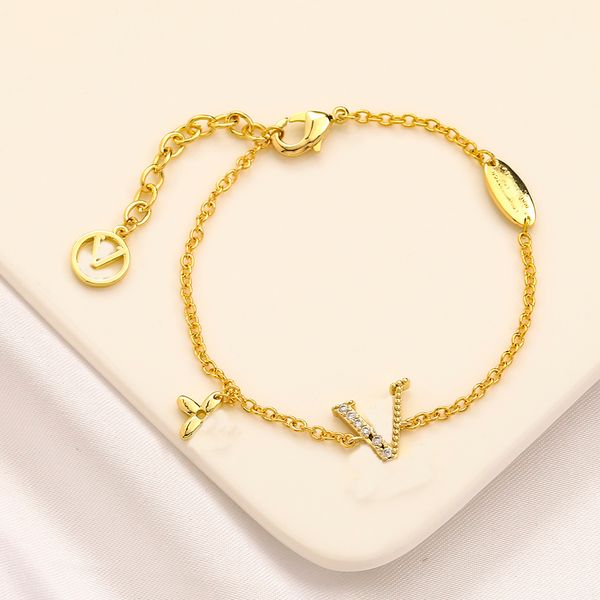 

Classic Bracelets Bangle 18K Gold Plated Stainless steel Letter Pendants Lovers Wristband Cuff Chain Women Bracelet for Birthday Gift Jewelry
