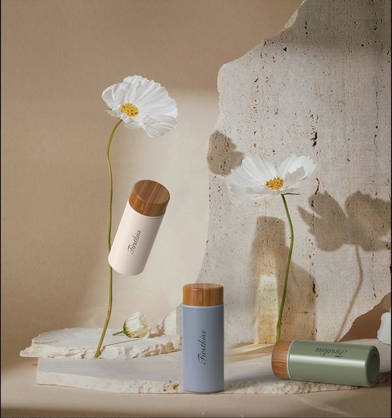 

Sustainable Woodgrain Design - Stylish Straight Cup Perfect for Any Occasion vacuum cup, Stainless