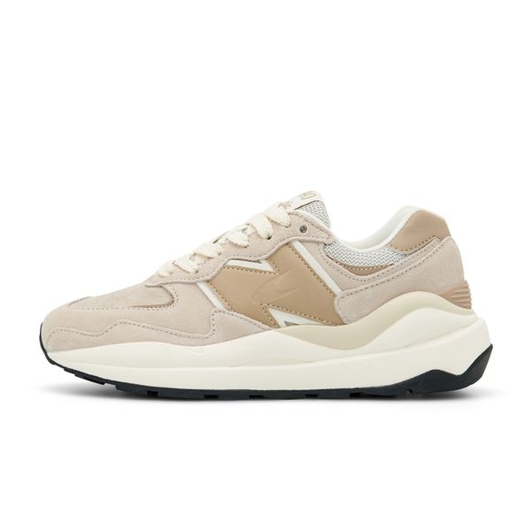 

Versatile Sporty Stride - Trendsetting Casual Running Sneakers, Black