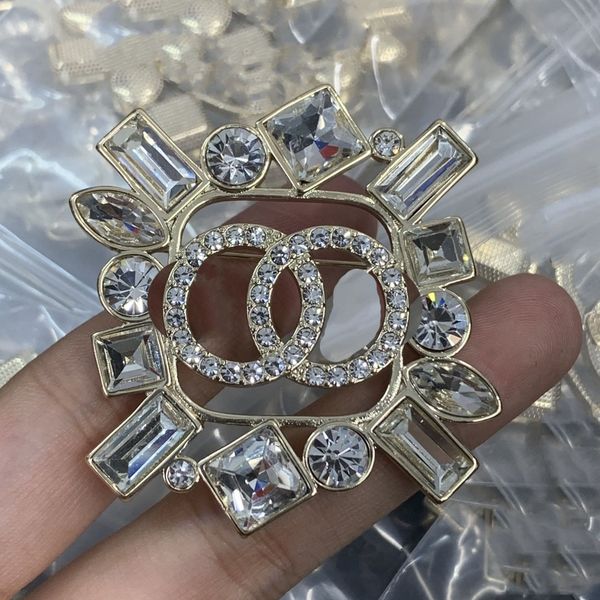

Women Men Designer Brooch Pins Brand Brooches Gold Plated Sier Copper Inlay Crystal Jewelry Pearl Pin Marry Christmas Gift
