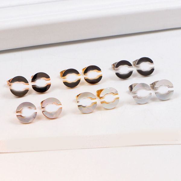 

Elegant White Black Letter Ear Stud Earring Luxury Brand Designer Fashion Women Rose Gold Silver Plated Stainless Steel Earring Jewelry Accessories Wholesale
