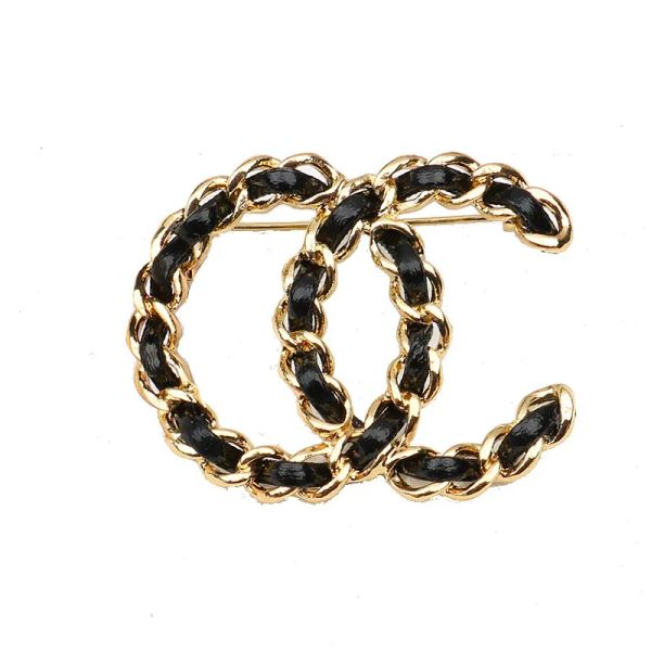 

Luxury Women Designer Brand Letter Brooches 18K Gold Plated Inlay Crystal Rhinestone Jewelry Handmade Leather Brooch Pin Wedding Party Cloth Jewelry Aaccessories