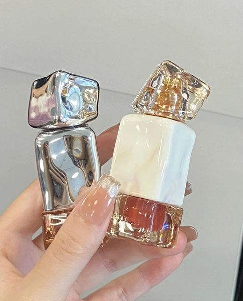 

Mistine Thai-style Milk Coffee Glaze Velour Lipstick Water Light Jelly Lip Tint Makeup 240301, Plum