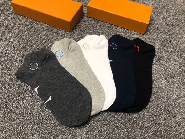 

Designer Multi Color Cotton Invisible Socks Mens and Womens Matching Classic Letter Breathable Stockings Mixed Medium Sports Sock Slippers