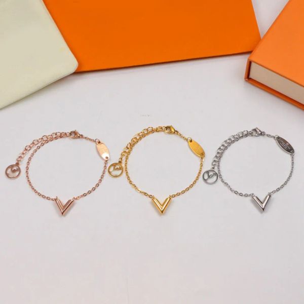 

18K Gold Silver Plated Letter Charm Bracelet Link Chain Pendant Bangle Luxury Brand Designer Men Women Titanium Steel Classic Wedding Jewelry Fashion Accessories