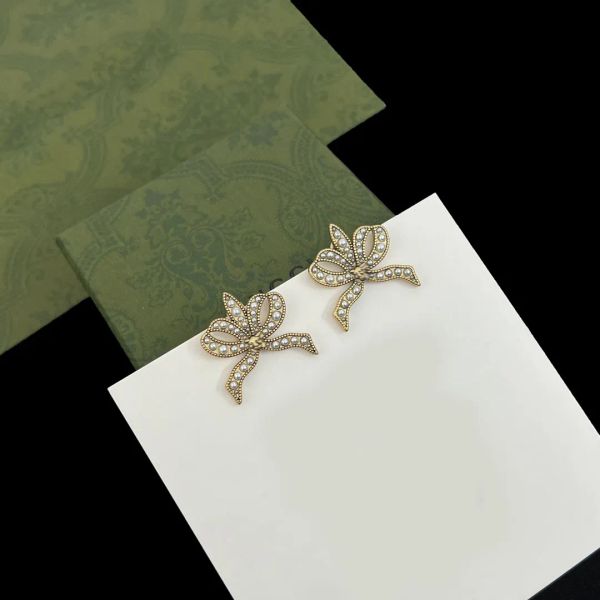 

Classic Crystal Pearl Letter Heart Bow Ear Stud Earrings Luxury Brand Designer Copper Silver Jewelry for Elegant Women Lovers Wedding Party Jewelry Fashion Access