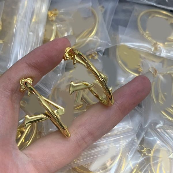 

Luxury Circle Letters Ear Stud Gold Silver Plated Stainless Steel Earrings Famous Designer Fashion Women Wedding Party Jewelry With Box High Quality