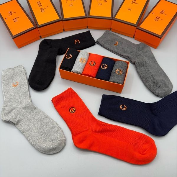 

24ss Classic Letter Socks For Men Women Stocking Fashion Ankle Sock Casual Knitted Cotton Candy Color Letters Printed 5 Pairs/Lot Come With Box