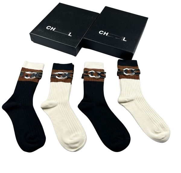 

Luxury 24ss designer socks for men and women casual sports socks autumn winter warm mid-thigh stockings made of cotton with fashionable letter design