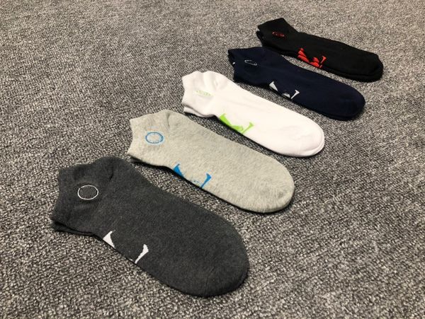 

socks for men Brand fashion Multi Color Cotton Socks Mens and Womens Matching Classic Letter Breathable Stockings Mixed Soccer Basketball Sports Socks