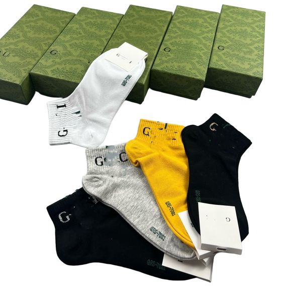 

2024 Embroideried Socks Mens Womens Underwear Skateboard Streetwear Stockings Socks Striped Design Lovers Cotton Blend Athletic Socks