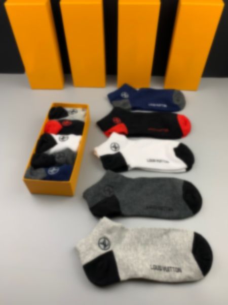 

Designer men's socks Women's cotton full with solid color socks Classic Breathable Black White Grey Basketball sports socks Luxury sports socks