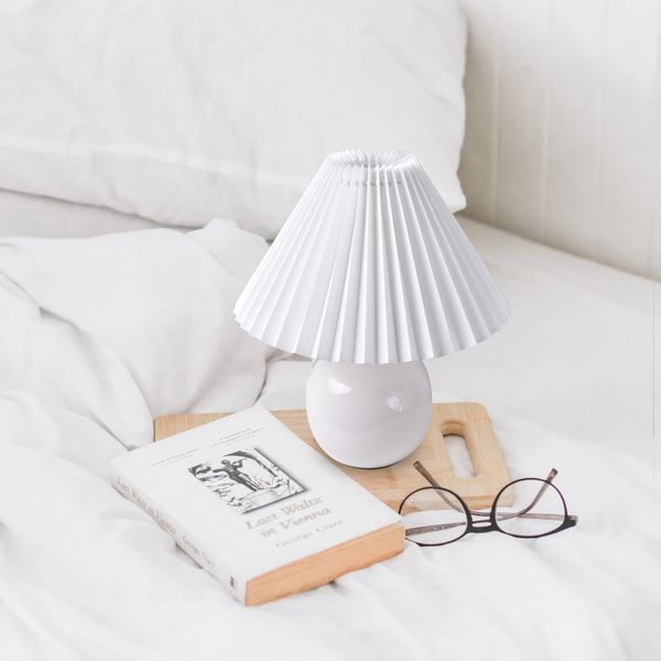 

Lamp Pleated Table Ins DIY Ceramic Table Lamps Aesthetic and Small Korean Lamp for Living Room Home Deco Gifts Cute Lamp with Tricolor Led Bulb Beside Lamps s s