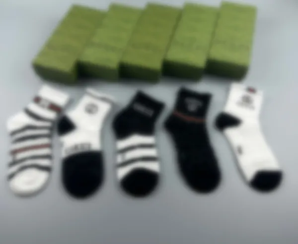 

Fashion White socks Men socks Women Pure cotton thick Sports Couple short socks Letter Color tie-dye printing heel Stockings 5 pieces/boxr, Black