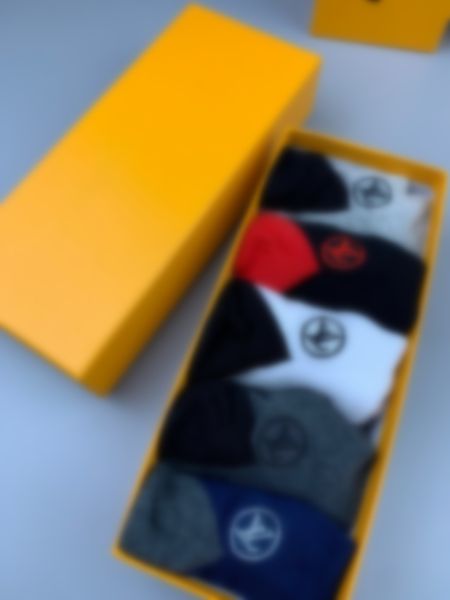 

designer socks socks designer sock Five pairs of stylish pure cotton socks sports letter printed socks Soft and comfortable breathable 5 pieces/boxr, Black