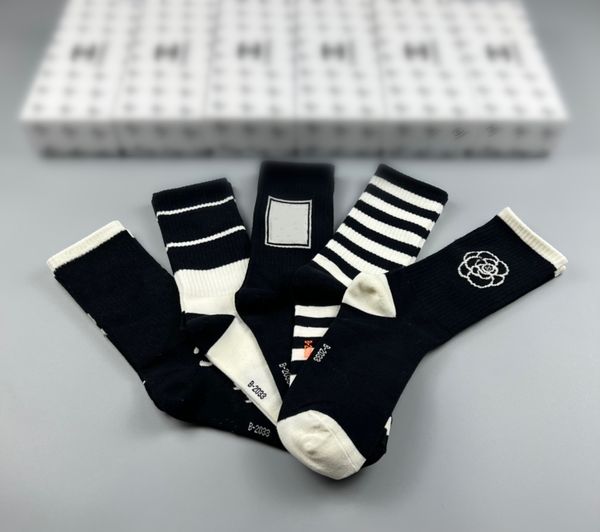 

2024 Men Elite Basketball Socks Sports Socks Cushioned Man Breathable Sweat Fashion Athletic Socks With hook Print, A2