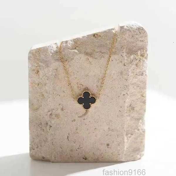 

Van Clover Necklace Designer Four Leaf Chain Lucky Four Leaf Grass Titanium Steel Miniature Design Colorless High Beauty Collar Chain Mini Female 30TCI