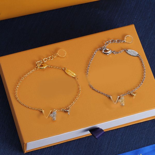 

18K Gold Silver Bracelet Luxury Flower Letter Chain Bracelet Original Designer for Women Crystal Charm Pendants Wristband Cuff Link Chain Bangle Fashion Jewelry