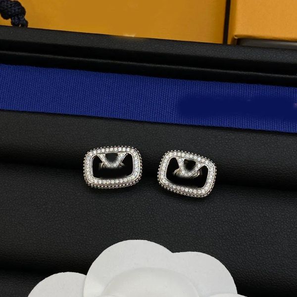 

Elegant Women Girl Classic Crystal Letter Ear Stud Earring Luxury Brand Designer 18K Gold Silver Plated Earrings Jewelry Gift Accessories Wholesale Never Fading