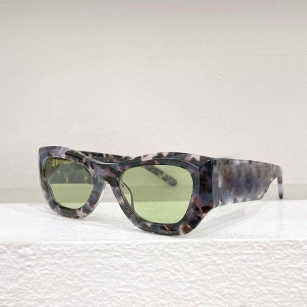 

2024 Sunglasses Fashion Popular Women Men Brand Design Shades Oculos De Sol with Gift Box Free Shipping