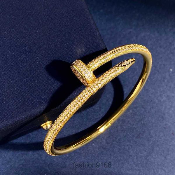 

2023 New arrive Jewelry full CZ Love nail Bracelet Bangle with crystal for woman Gold Plated Heart Forever Love Bangle Jewelry For WomenHAML 1
