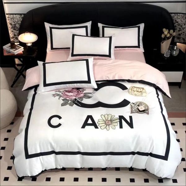 

light Nordic high-end four-piece quilt set with ground wool double plus 2.0m bed sheet non-slip fashion, Ivory