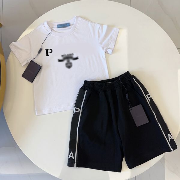 

Luxury designer Clothing Sets kids T-shirt white monogrammed shortst fashion British fashion brand summer childrens treasures girls cotton black white two piece, 1 original label