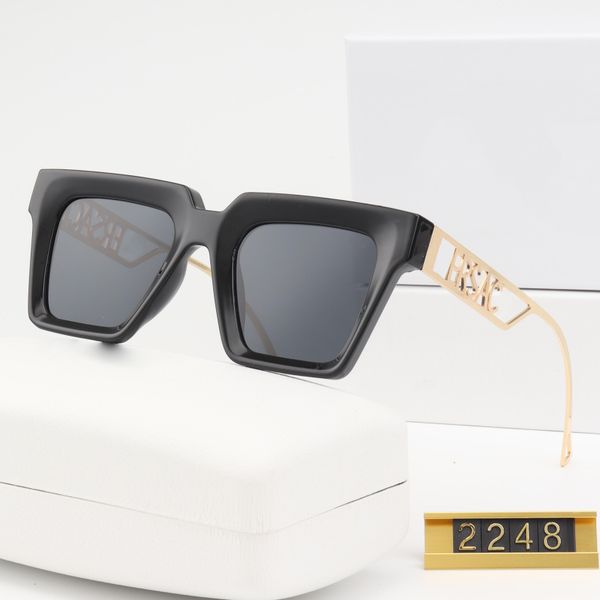 

Mens Designer Sunglasses Polarized Sunglasses for Women Letter Metal Legs Sunglass Goggle Adumbral Casual Eyeglasses Hundred Take UV400