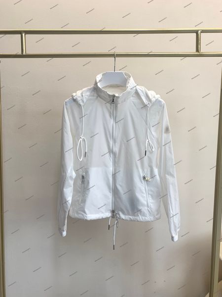 

Woman Jacket League Hooded Nylon Short Jacket Designer Womens Jacket Spring and Autumn Windrunner Tee Fashion Hooded Sports Windbreaker Casual Zipper, White