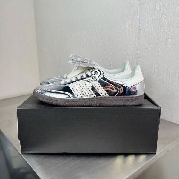 

Designer Shoes ManSneakers Wales Bonner Pony Leopard Vegan OG Sand Strata Sporty and rich Trainers Gum Navy Cardboard Women Sneakers 36-45, S21