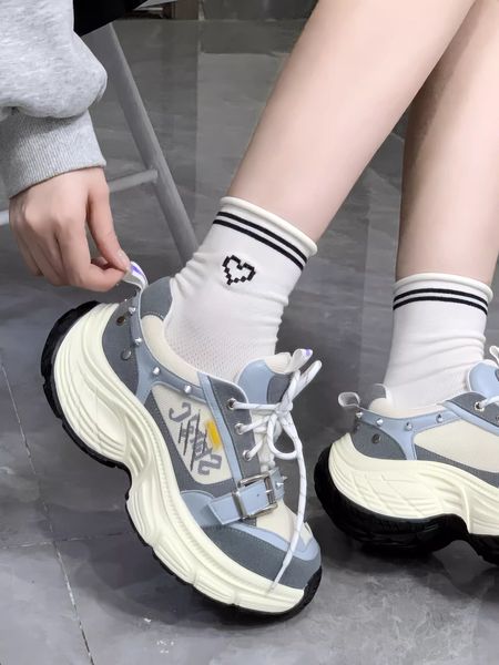 

designer shoe Dad's Shoes Breathable Mesh Summer New 2024 Rivet Y2K Subcultural Thick Sole, Black