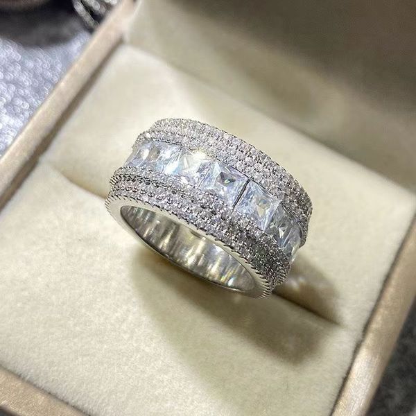

Band Rings Domineering Gold Color Hip Hop Ring for Men Women Fashion Inlaid White Zircon Stones Punk Wedding Ring Jewelry