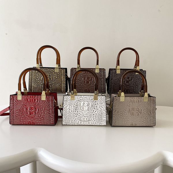 

Personality womens shoulder bag 6 colors Classic Western embossed Joker Handbag Daily Joker Crocodile Handbag Street trend color matching ladies bag wholesale, Multi