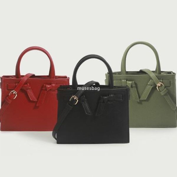 

Designer Bag Luxury Crossbody Bag Spring/Summer Shoulder Bag Handheld Fashion High Quality Large Capacity Shopping Bag Water Bucket Bag, Red
