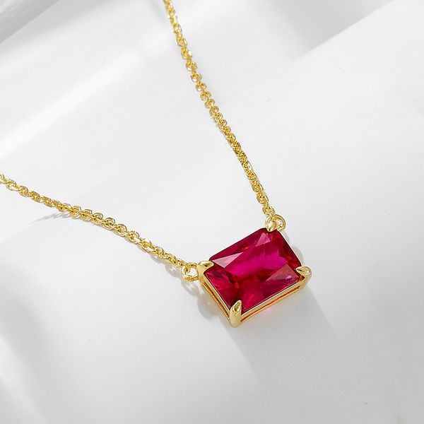 

Simple rectangular zircon pendant, pure silver necklace, women's light luxury, fashionable, versatile, high-end feeling, collarbone chain, neck chain
