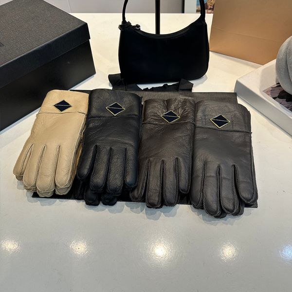 

Designer Autumn And Winter Leather Gloves For Warmth Luxury Men Women Thick Leather High-End Gloves Winter Gifts And Gift With Packagin Box