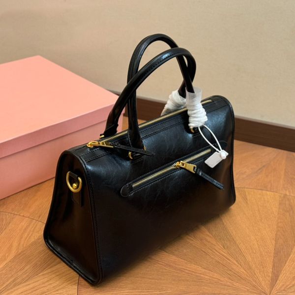 

Designer bag Classic leather Briefcase women men Large capacity High Quality Handbag Totes shoulder Bags mens womens Boston Bag Crossbody Bag Messenger bag 34m, Black