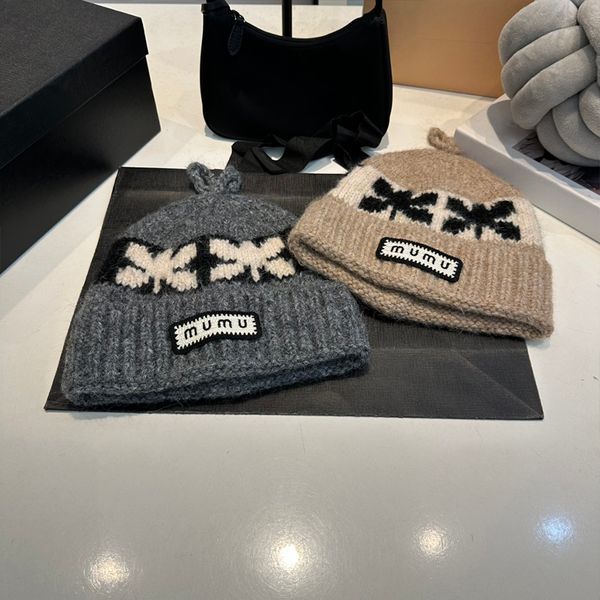 

Designer Knitted Casual Hat Male And Female Letter Beanies Winter Outdoor Fashions Warm Striped Patchwork Hat Winter 2 Colors to Choose from, C1