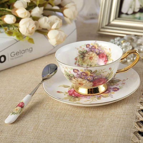 

Pastoral ral Bone China Tea Saucer Spoon Set 200ml Cafe Ceramic Coffee Cup Elegant Advanced Porcelain Teacup Dropshippin241207, 6cups n holder