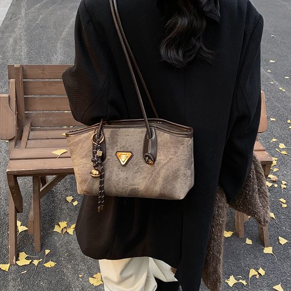 

Shoulder Bags Designer - Elegant Women's Tote Bag, Large Capacity PU Leather Commuting Bag for Daily Use, Gold